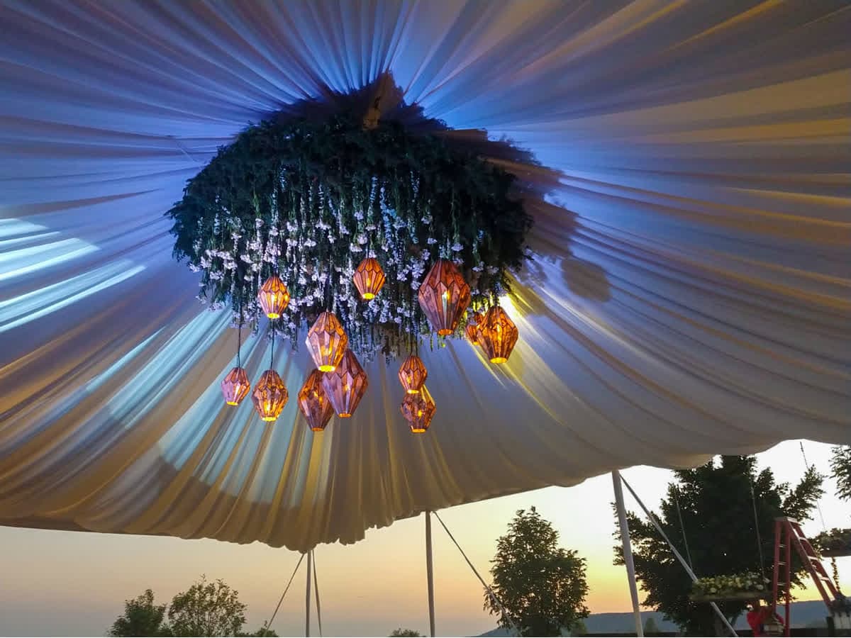 Carpa con plafón de botón (5m altura)